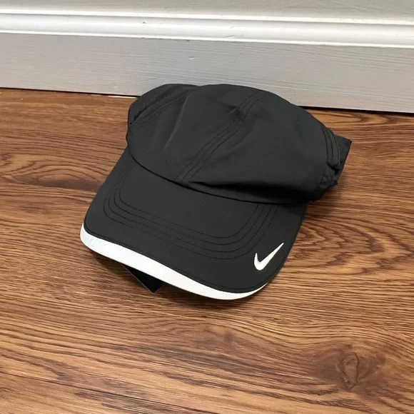 NWT Nike Black Dri-Fit Swoosh Perforated Golf Cap One Size UNISEX - Picture 3 of 4